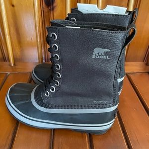 *NEW* Womens 6 Sorel Boots